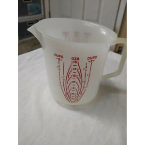 Vintage Tupperware Two Cup Measuring Cup EUC